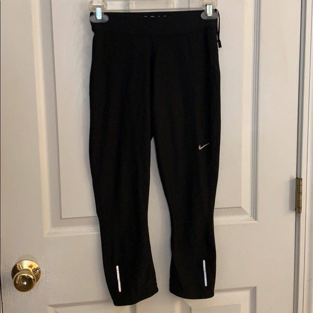 Nike black crop leggings